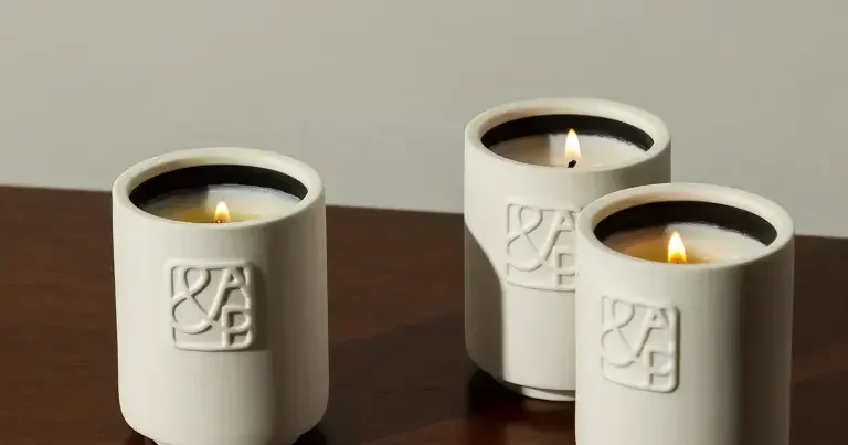 AUGUST&PIERS minimalist aromaterapi mumlarında %25 indirim