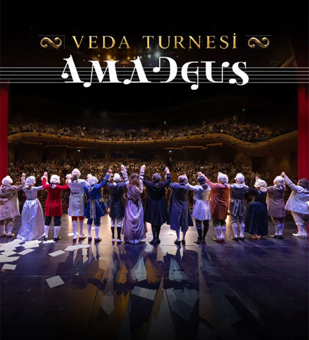 Çukurova Üniversitesi Açıkhava Tiyatrosunda Gerçekleşecek Olan Amadeus - Veda Turnesi Tiyatro Biletlerinde %25 Daha Az Öde.
